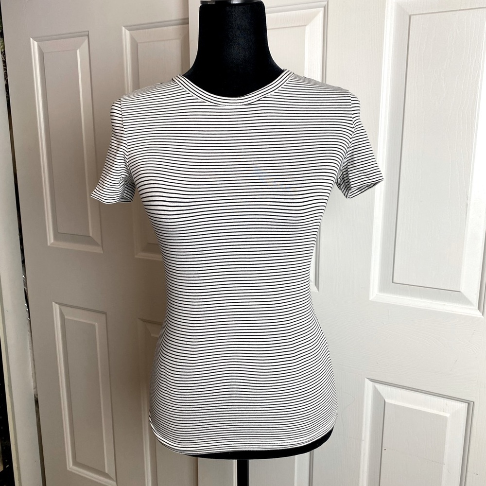 Black & white striped fitted top